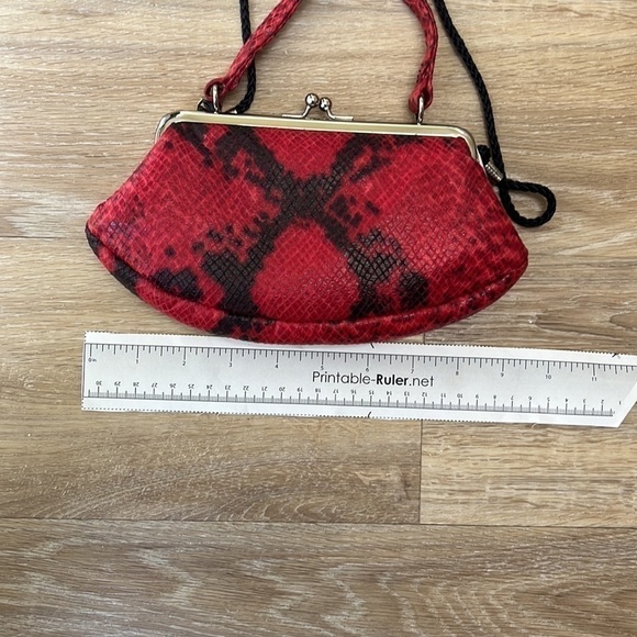 VINTAGE Kathie Lee Red and Black Python Clutch Bag with Strap - Picture 9 of 10